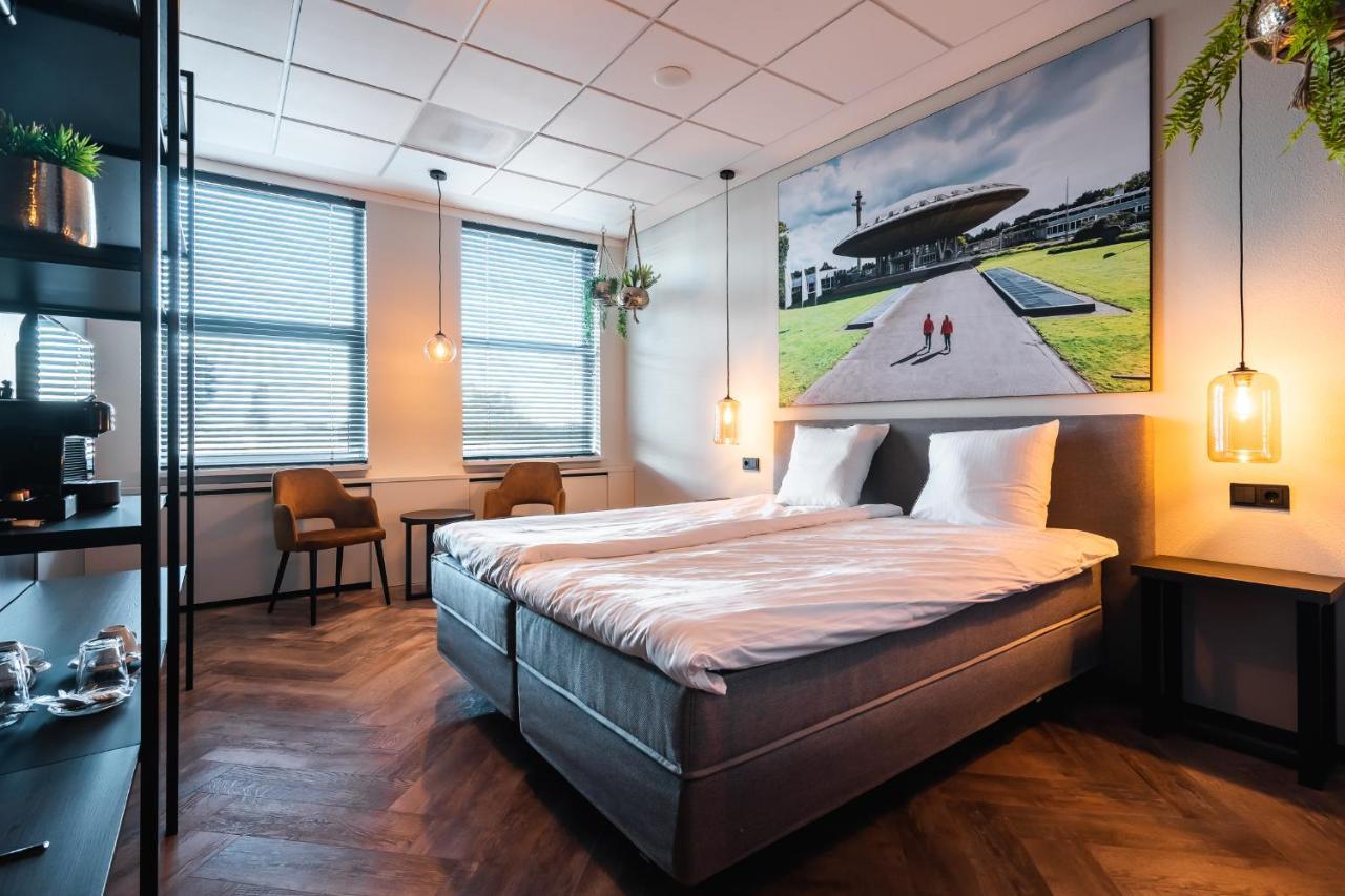 Onderwijshotel De Rooi Pannen Eindhoven Exterior photo